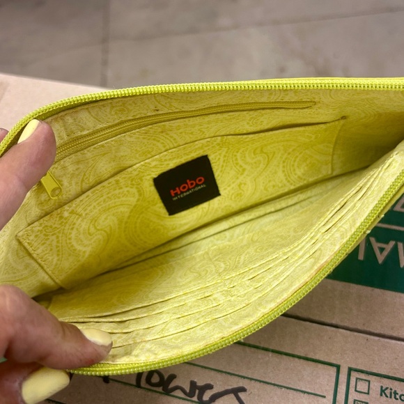 Clutch - Picture 4 of 4